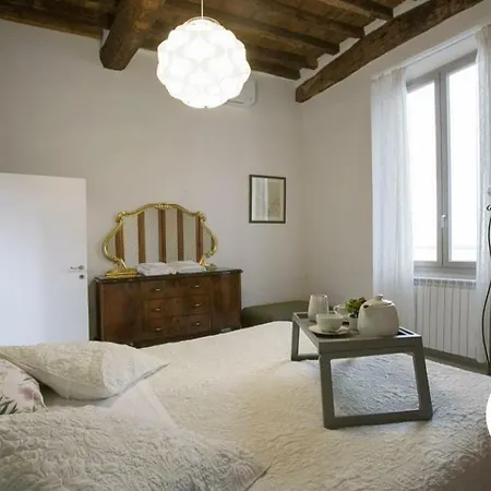 Apartamento Lg House With Balcony Near Ponte Vecchio *