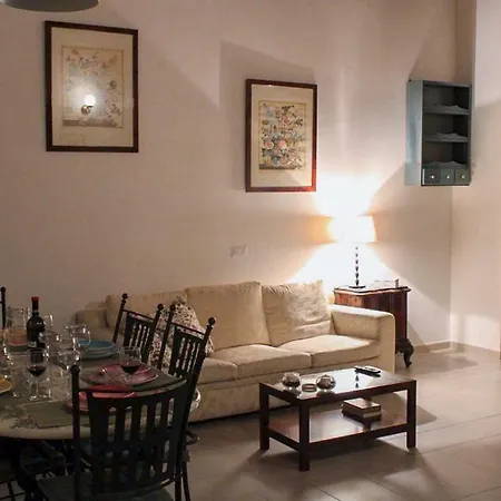 Lg House With Balcony Near Ponte Vecchio Daire Floransa