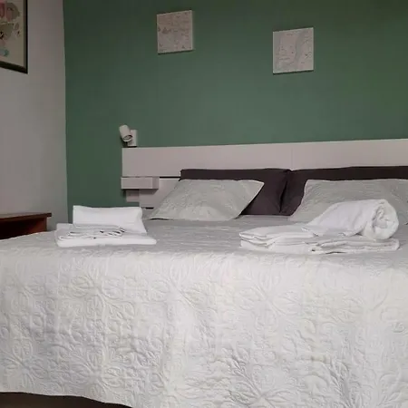 Lg House With Balcony Near Ponte Vecchio Daire