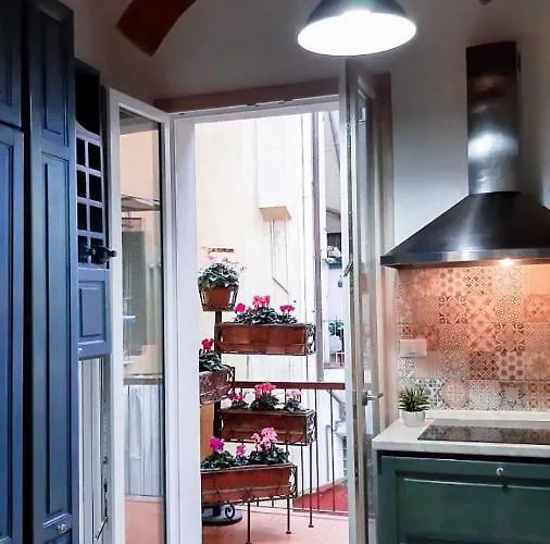 Lg House With Balcony Near Ponte Vecchio Apartmán