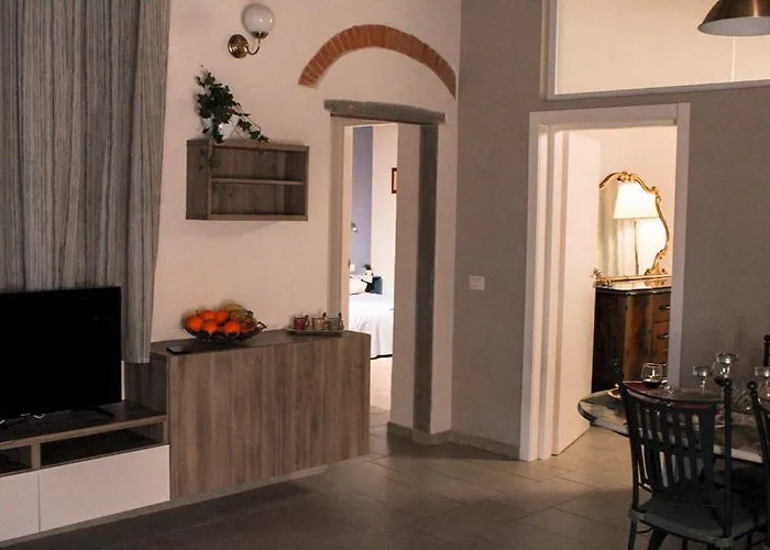 Lg House With Balcony Near Ponte Vecchio Apartmán